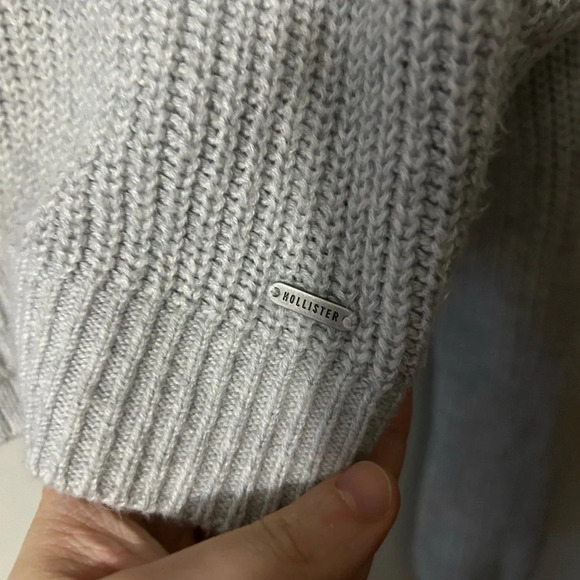 Hollister Grey Knit Sweater - Picture 2 of 5